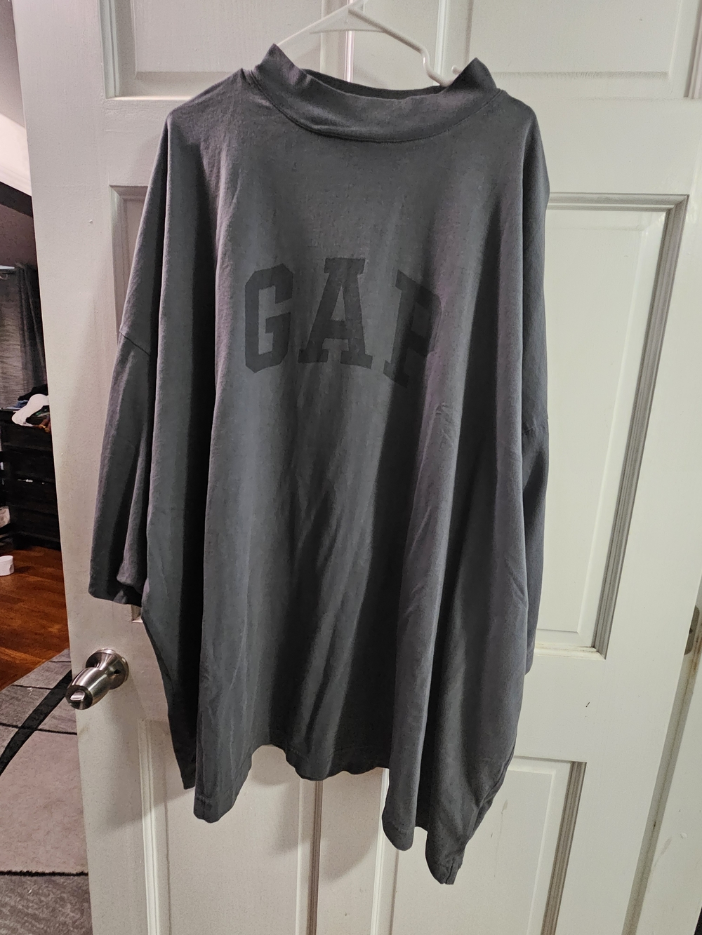 Yeezy Men's Short Sleeve Oversized Tee - Charcoal Gray